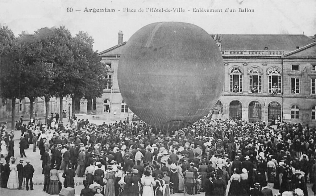 Argentan. Place de l'Hôtel de ville - Enlèvement d'un Ballon