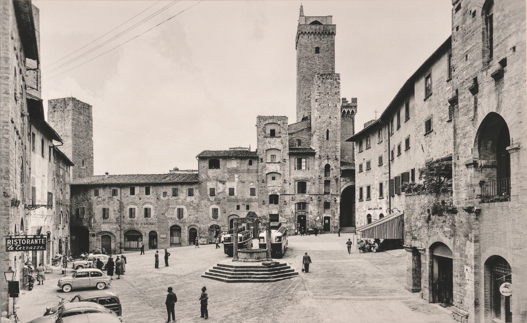 San Gimignano, Piazza della Cisterna