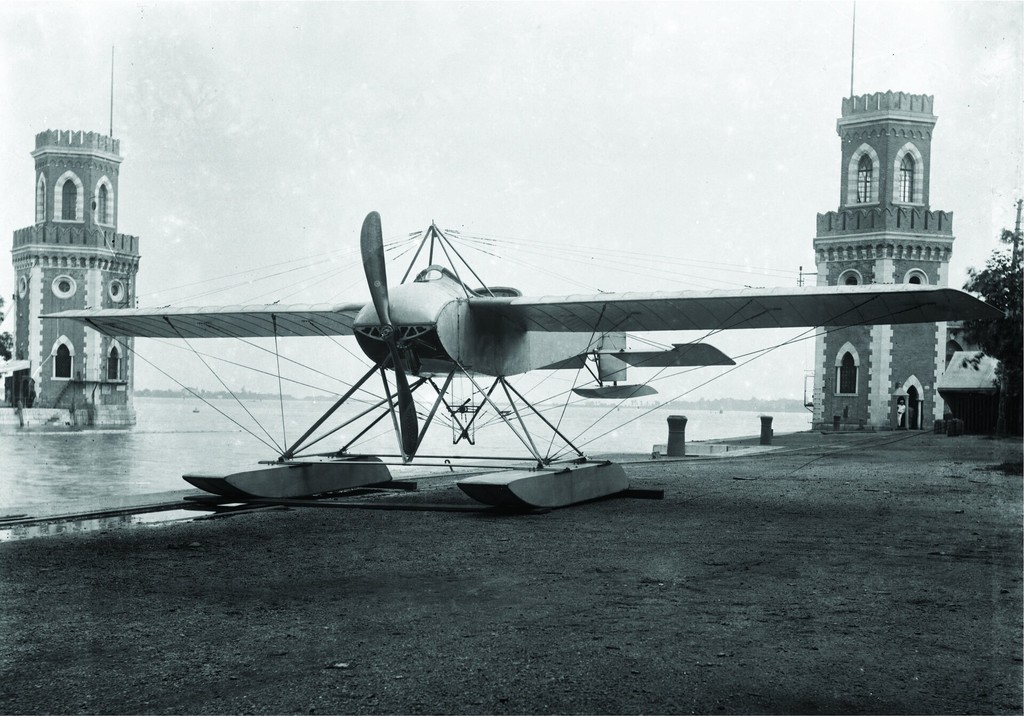 Un idrolvolante Borel della prima scuola di volo con base alle Vergini