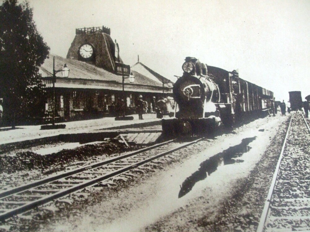 Train leaving the Nairobi Station