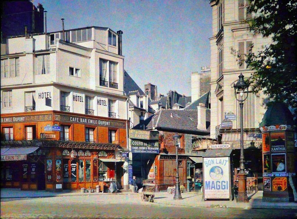Angle du boulevard Beaumarchais et de la rue du Pas-de-la-Mule