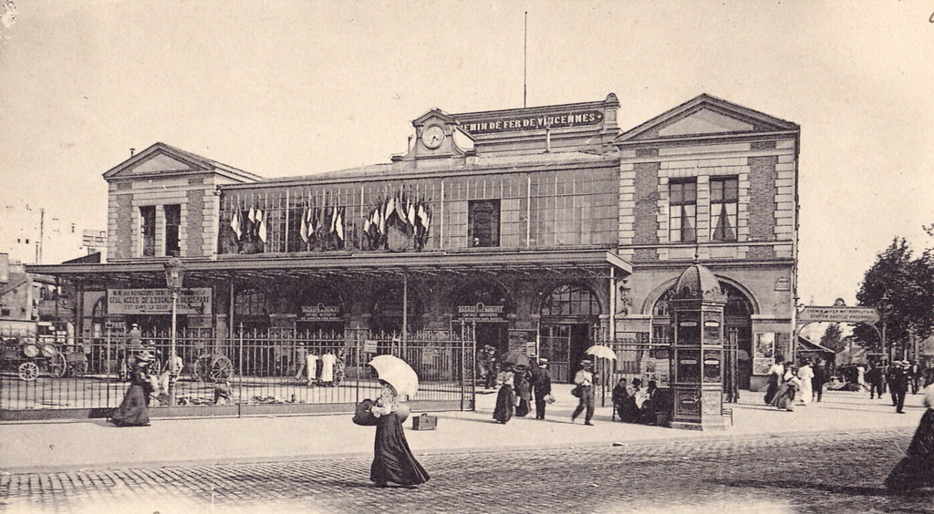 Station on the Place de la Bastille