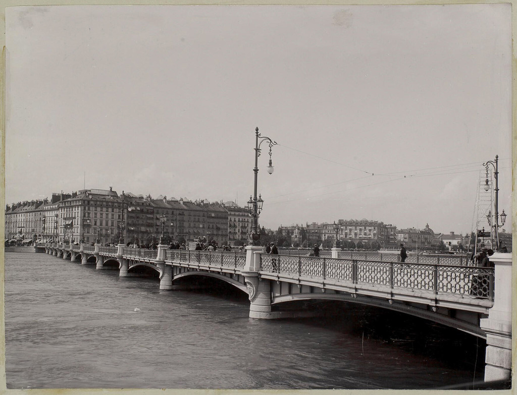 Reconstruction du pont du Mont-blanc: vue du pont du Mont-blanc depuis la rive gauche