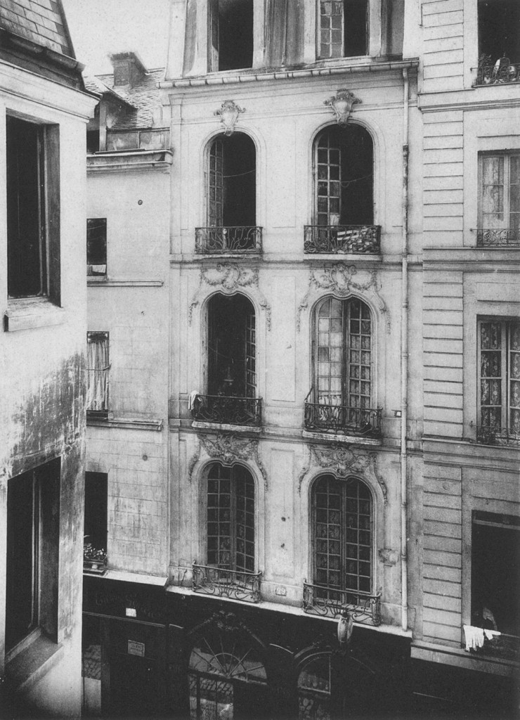 29, Rue de la Parcheminerie. Façade de la Maison de Style Louis XV