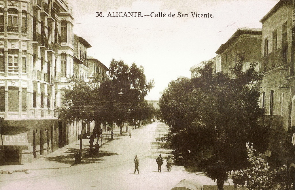 Calle San Vicente desde Alfonso el Sabio