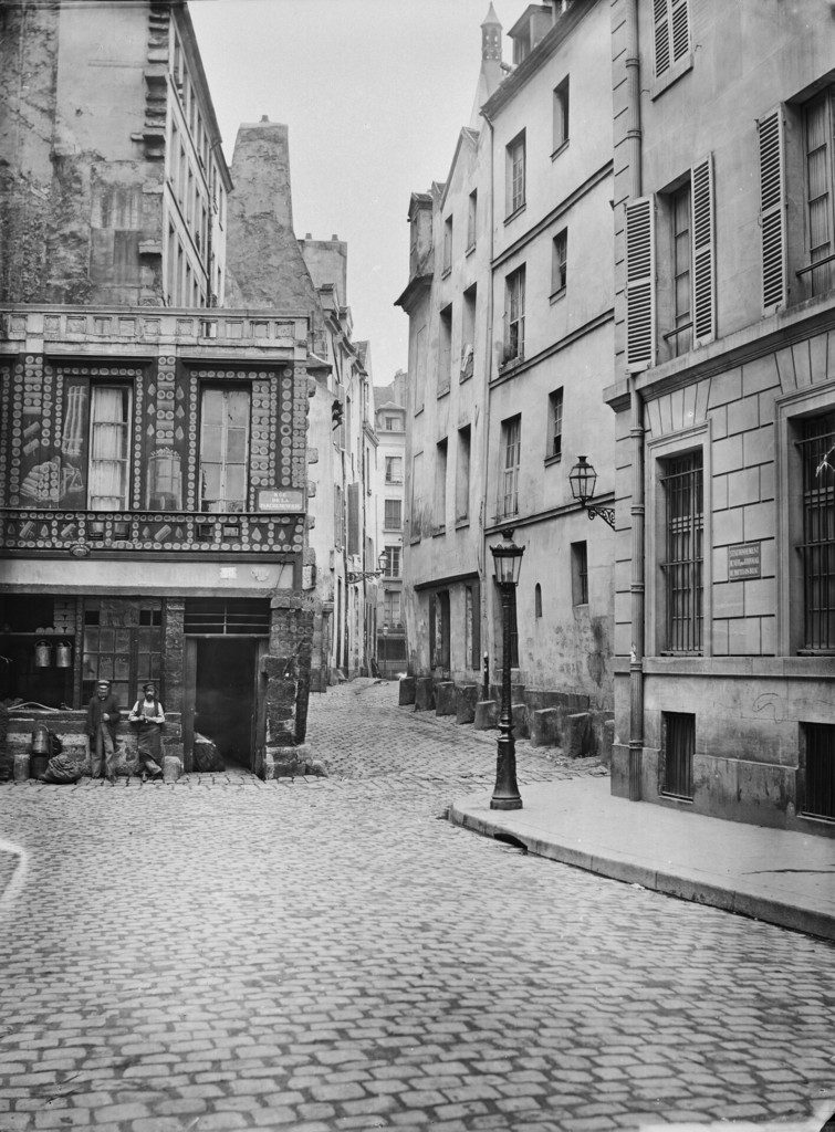 Rue des Prêtres-Saint-Séverin (de la rue Boutebrie)