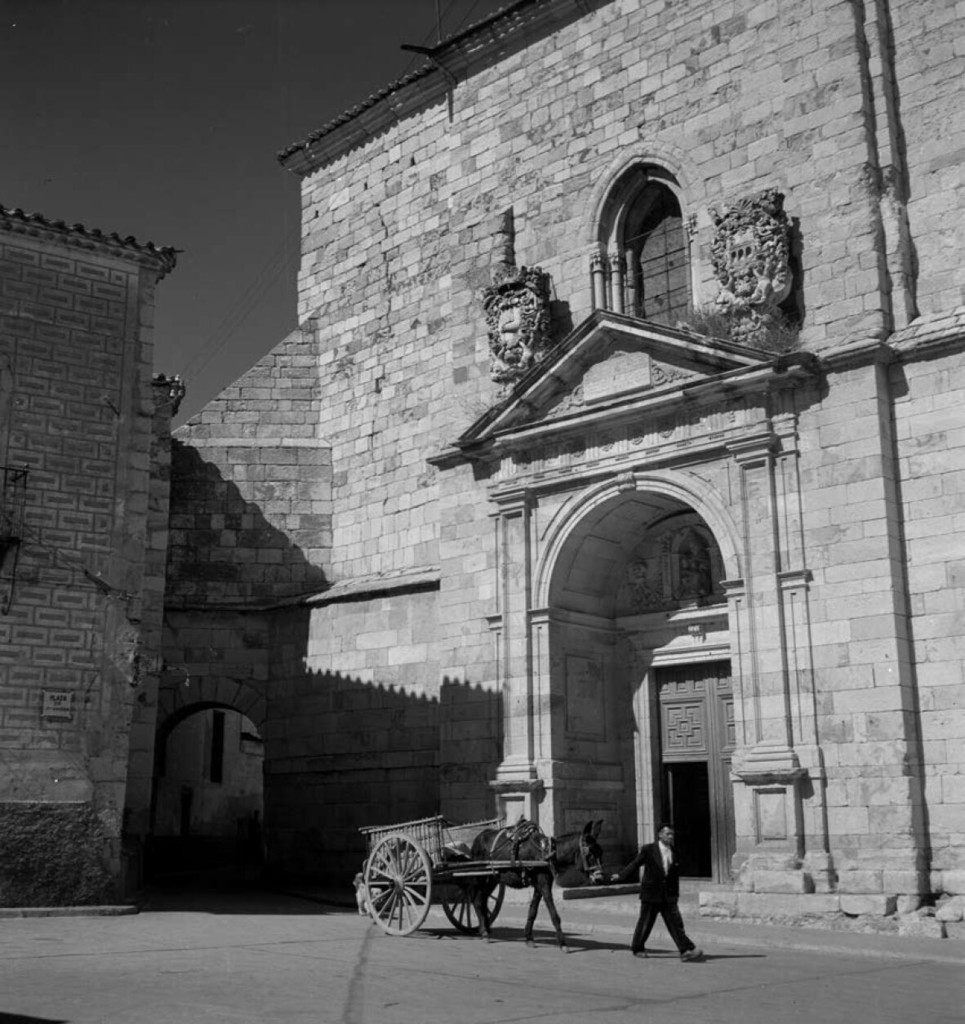 Zamora, Plaza Santo Domingo y portada meridional de San Ildefonso