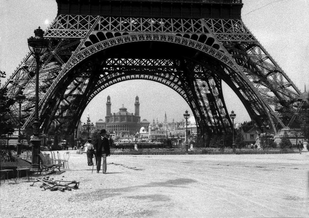 la Tour Eiffel, le palais du Trocadéro en arrière-plan.