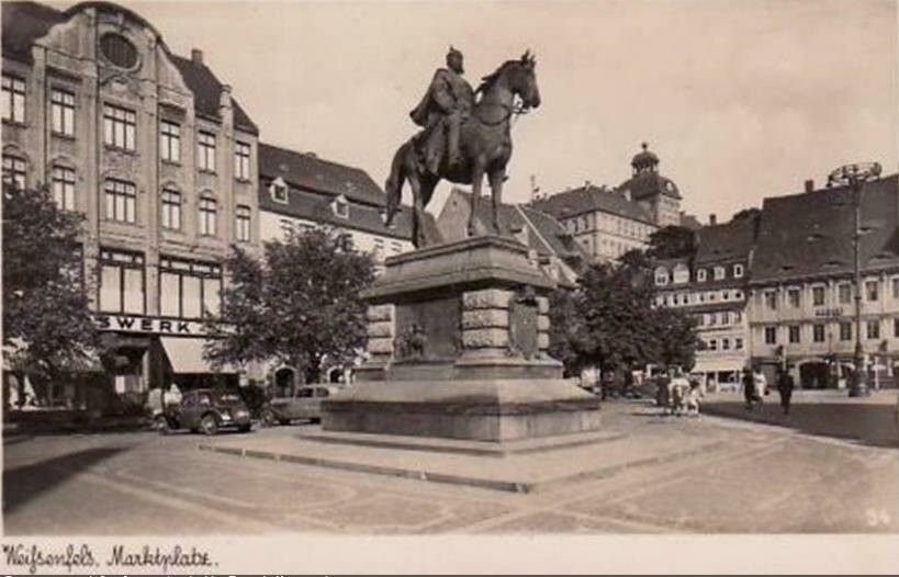 Weißenfels. Markt mit Denkmal Kaiser Wilhelm I