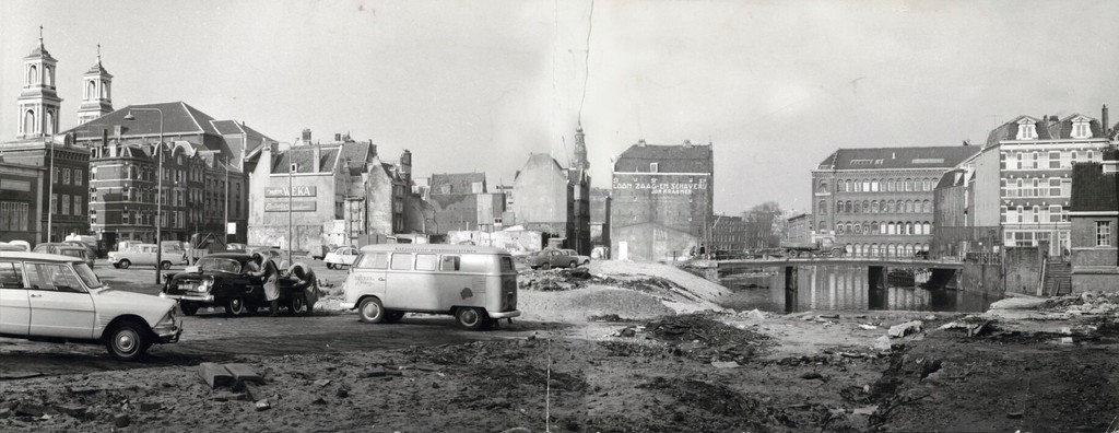 Afbraak van huizen gezien vanaf het Markenplein