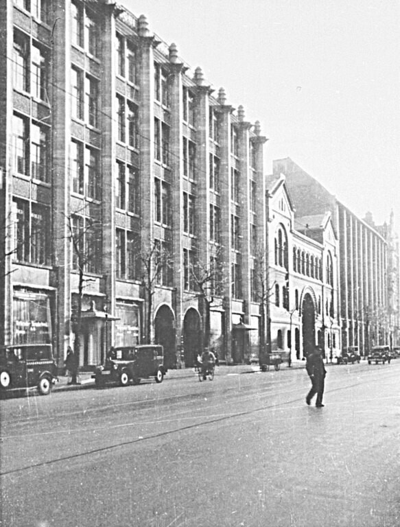 Lindenstraße 51-53, Geschäftshaus Fischbein & Mendel und Synagoge