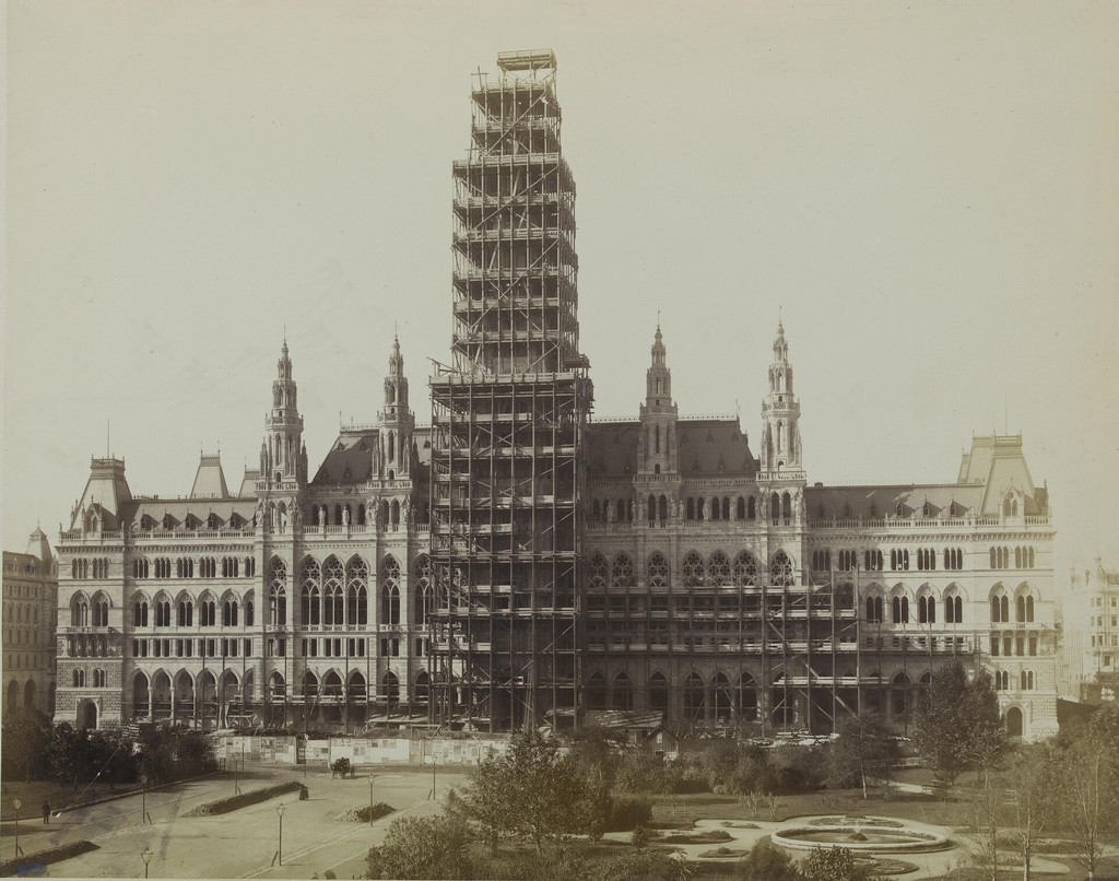 Construction of the Rathaus tower