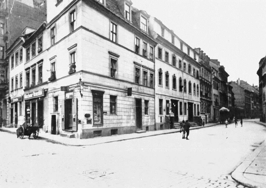 Petristraße 21, Ecke Friedrichsgracht