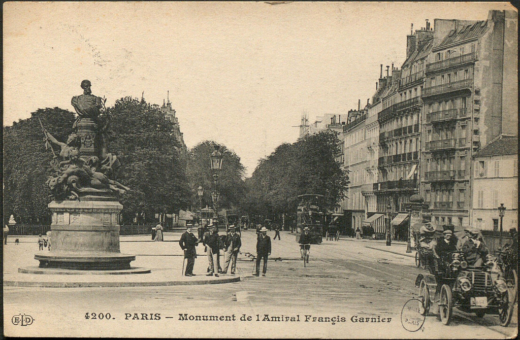 Monument de l'Amiral Francis Garnier