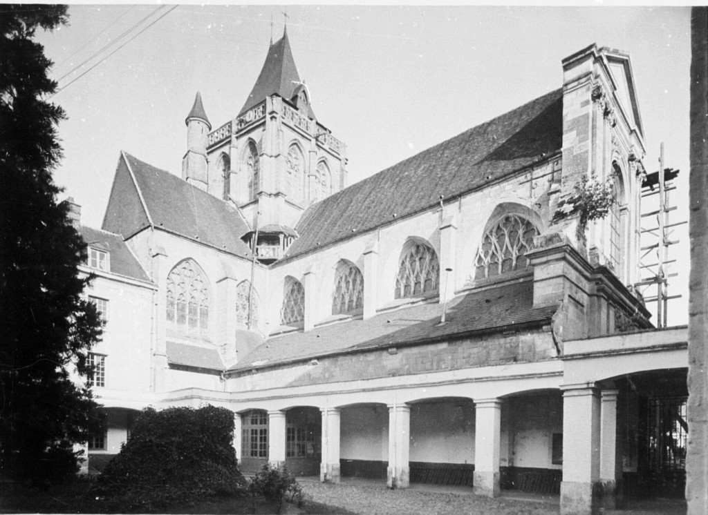 Évreux. Ancienne abbaye Saint-Taurin