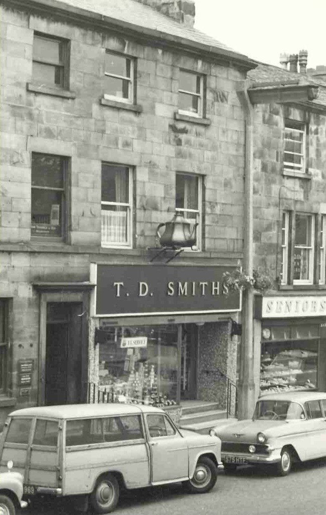 T. D. Smiths Grocers