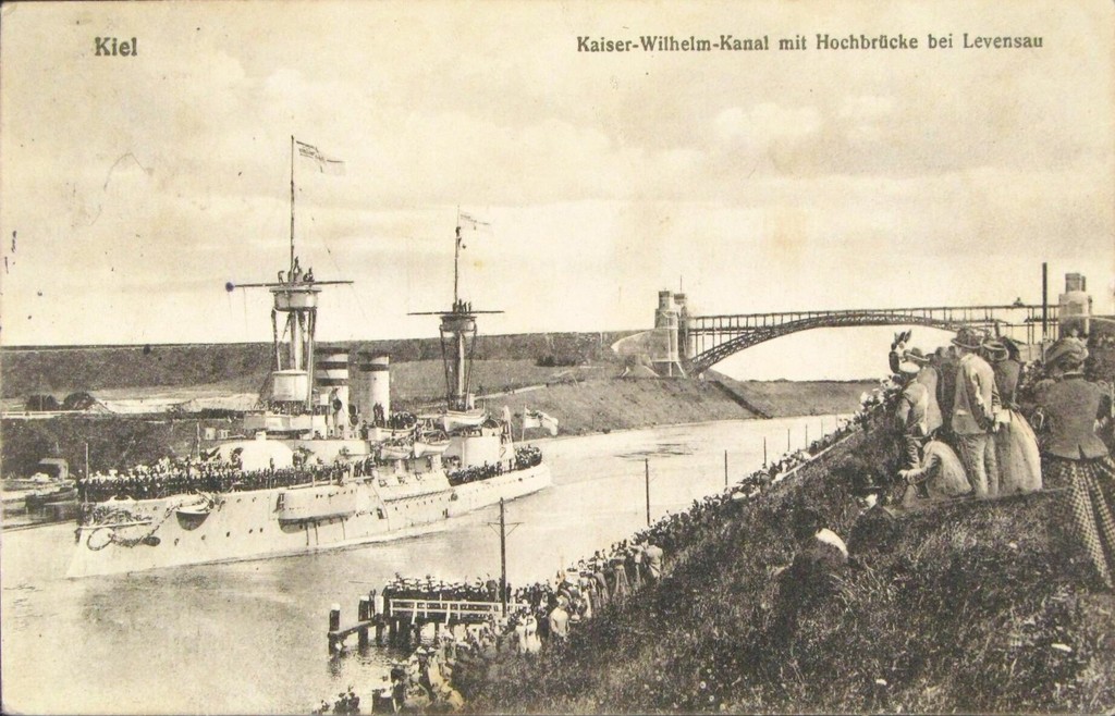 Kaiser-Wilhelm Kanal mit Hochbrucke bei Levensau