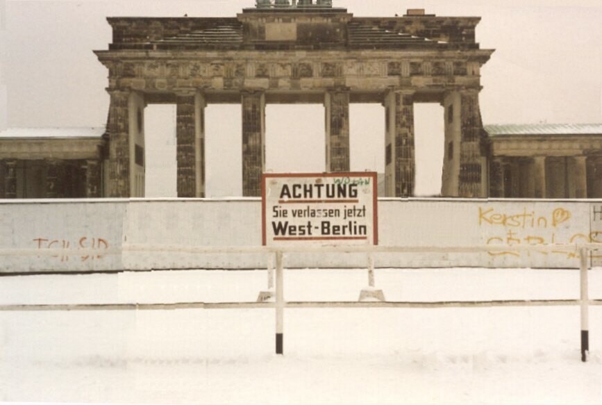 West- und Ost-Berlin. Das Brandenburger Tor