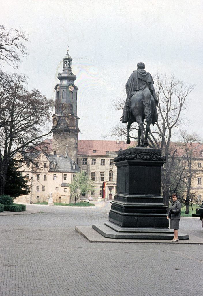 Carl-August-Denkmal