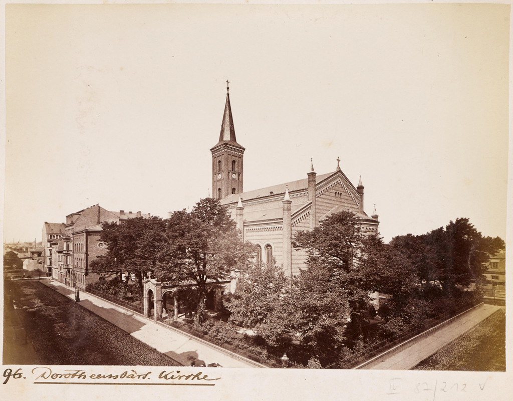 Dorotheenstädtische Kirche und Kirchhof von Südosten