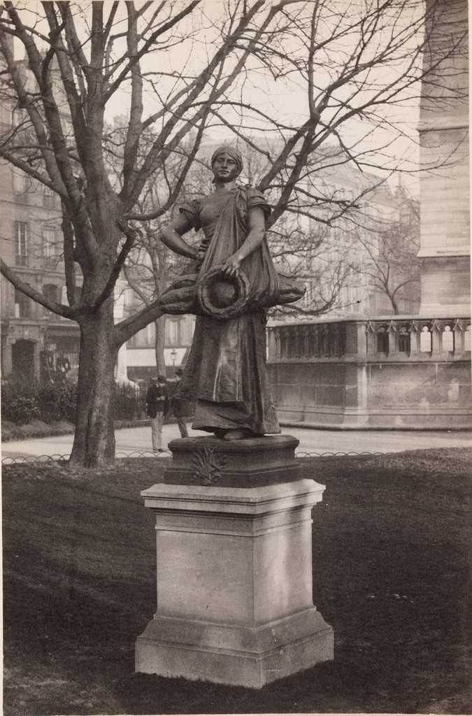 La porteuse de pain, statue dans le square de la tour Saint-Jacques