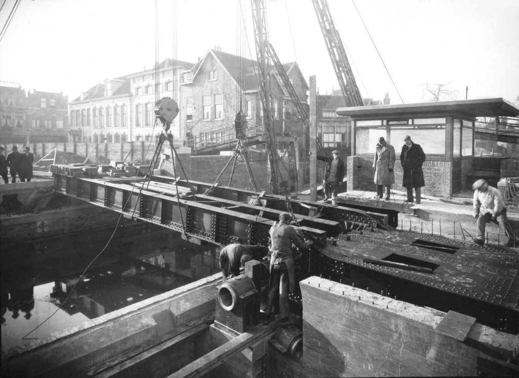 Dordrecht. Vernieuwing van de Vriesebrug over de Spuihaven