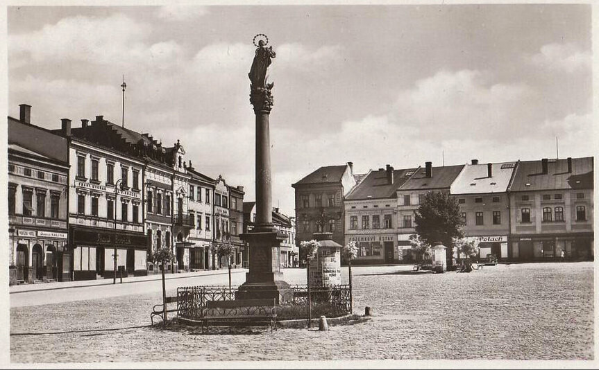 Valašské Meziřičí. Pohled na náměstí