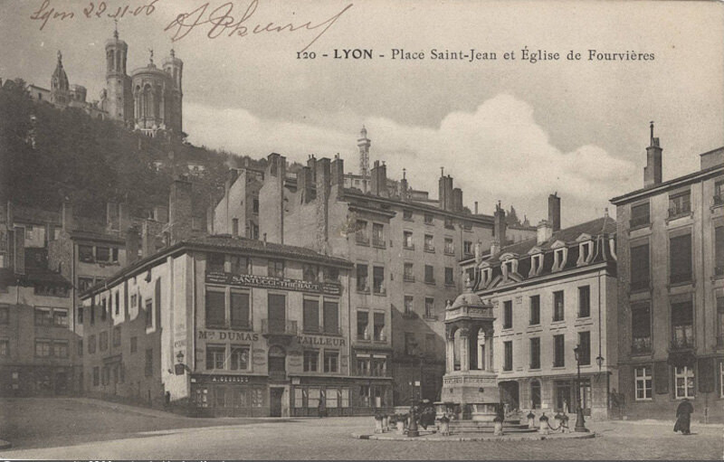 Lyon - Place Saint-Jean et Église de Fourvière