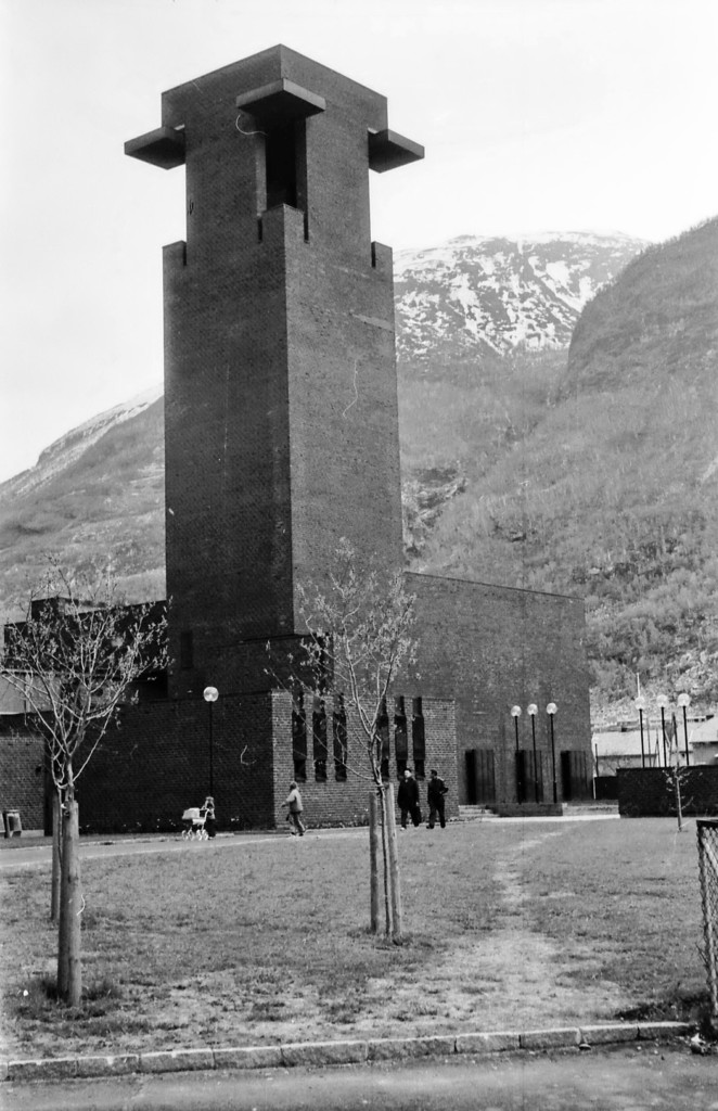 Farnes kyrkje, Øvre Årdal