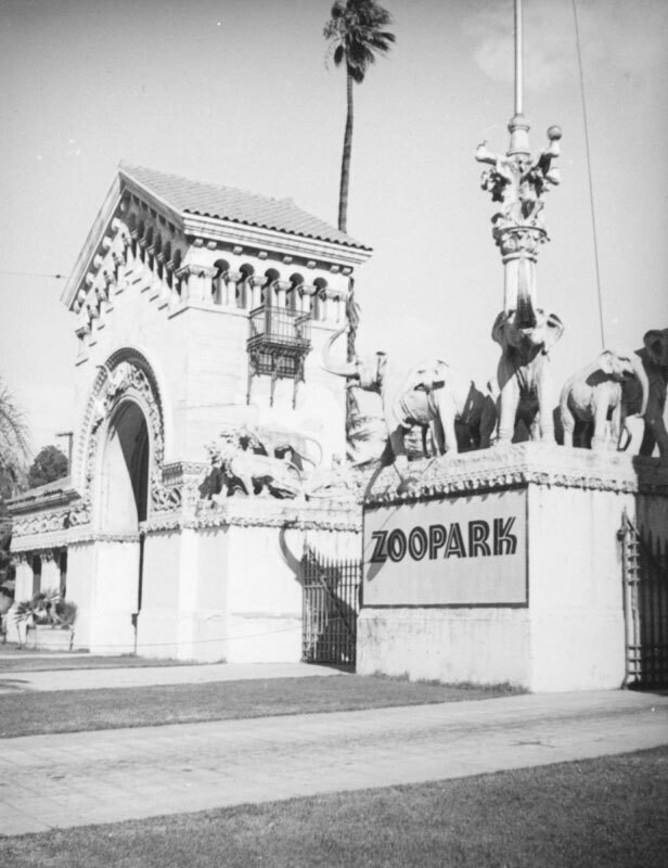 Entrance to Zoopark