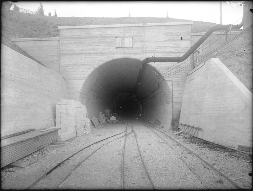 Bois de la Bâtie: chantier du tunnel