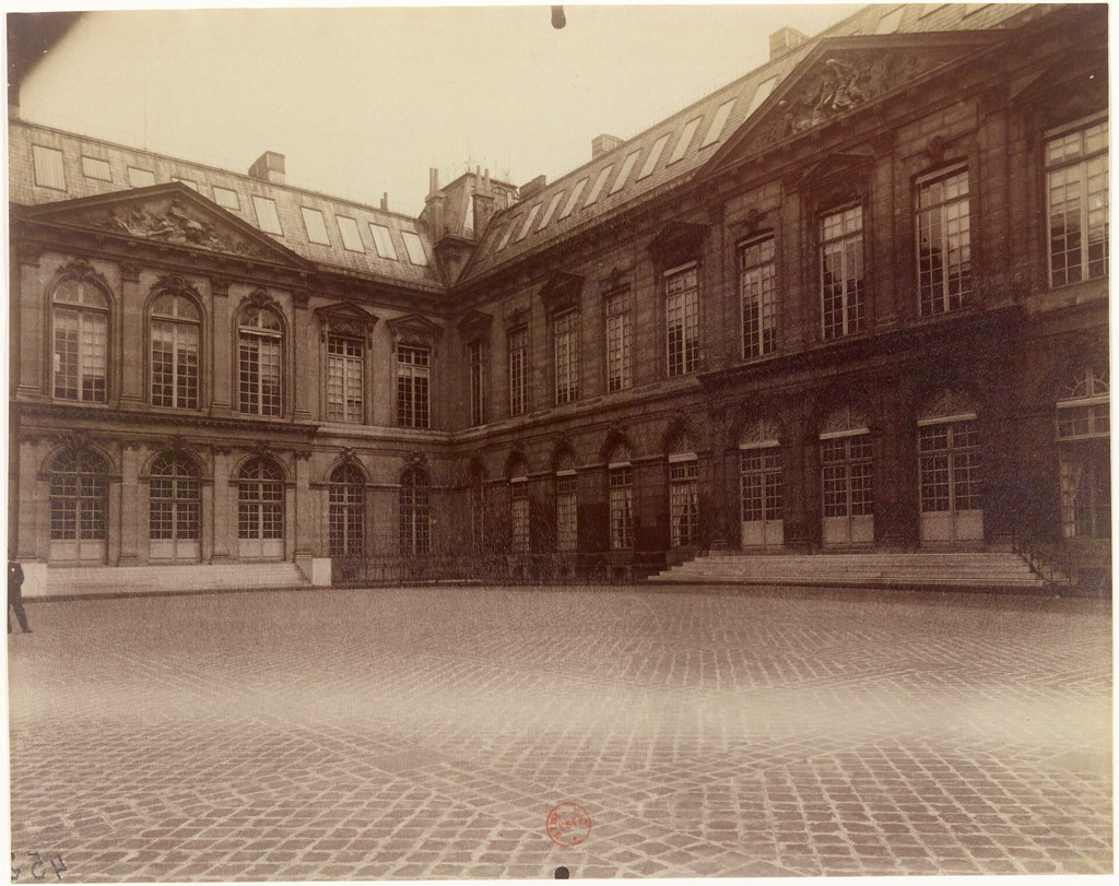 Bibliothèque Nationale: ancien hôtel de Nevers