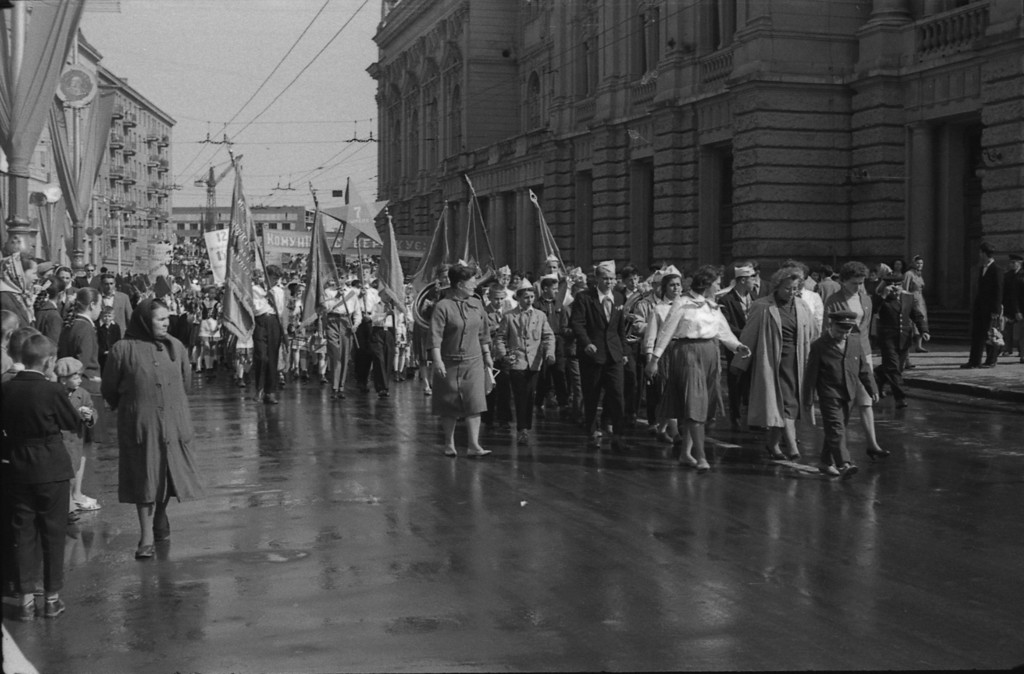 Демонстрація на проспекті Леніна