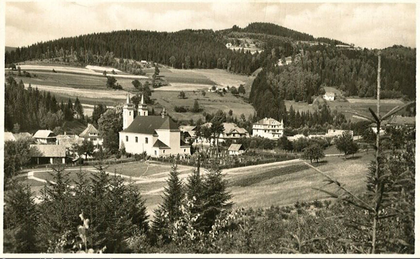 Horní Bečva. Pohled na střed obce
