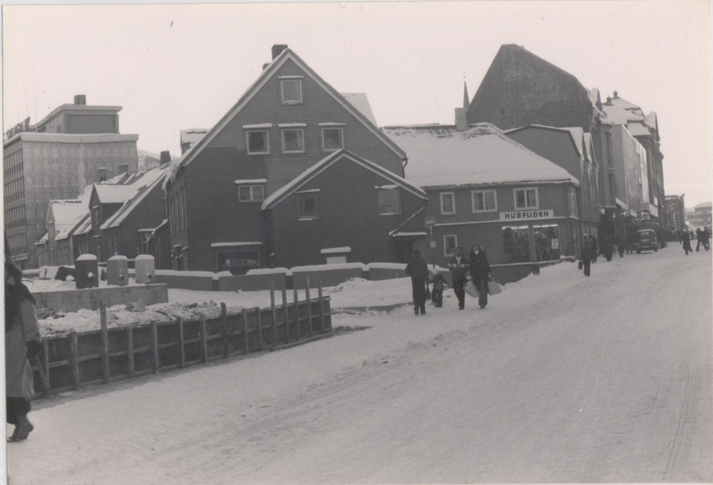 Storgata i Tromsø med Husfliden i nr. 77