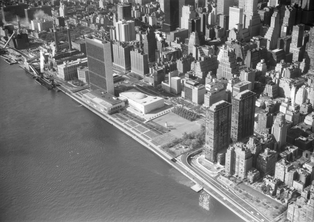 United Nations Plaza Apartments, aerial view looking southwest from East River near 50th Street