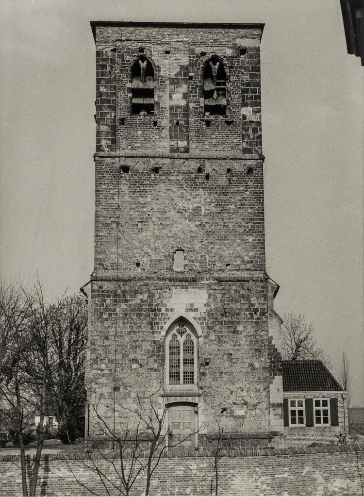 Oosterbeek. De toren van de Hervormde kerk, gezien vanuit het westen