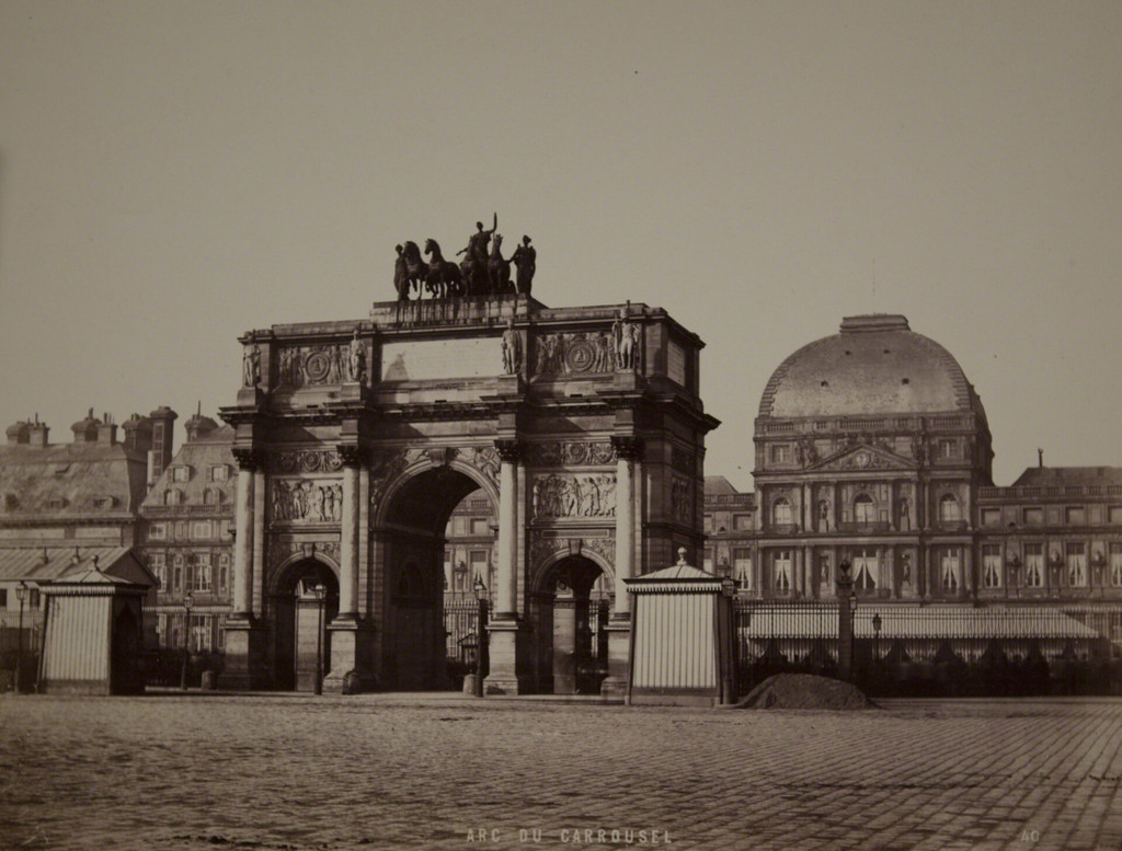 Arc Arc de Triomphe du Carrousel in Paris