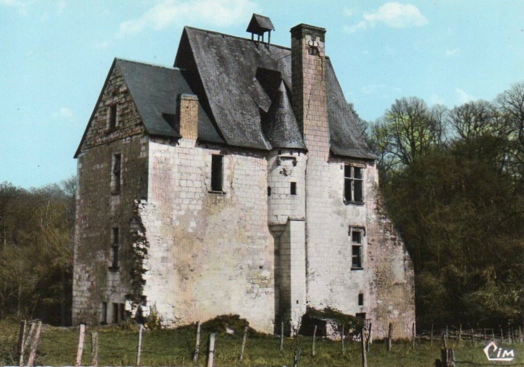 Saint-Benoît-la-Forêt. Ancienne abbaye bénédictine de Turpenay
