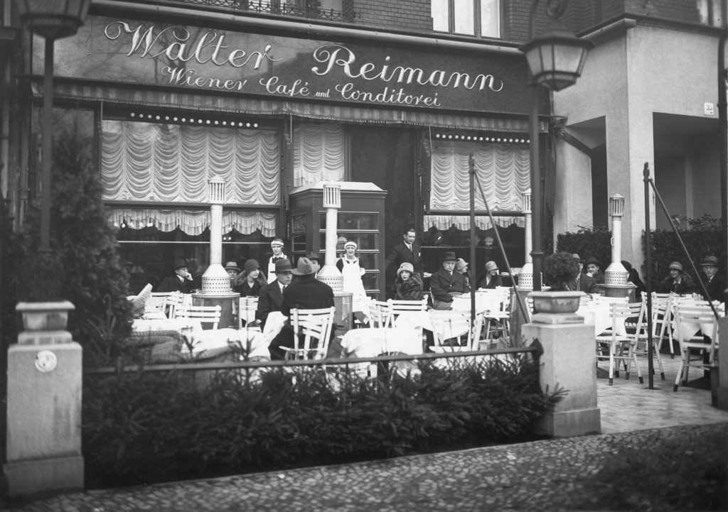 Terrace of the Cafe Reimann with patio heaters at Kurfürstendamm