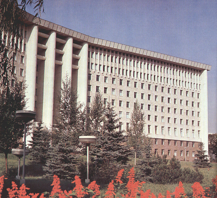 Fragmentul clădirii Comitetului Central al Partidului Comunist al SSR-ului moldovenesc