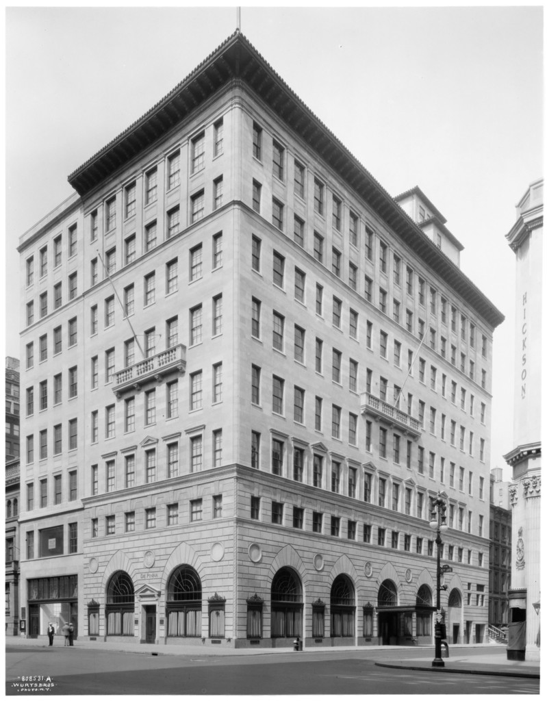 5th Avenue, corner of 52nd Street. De Pinna Building