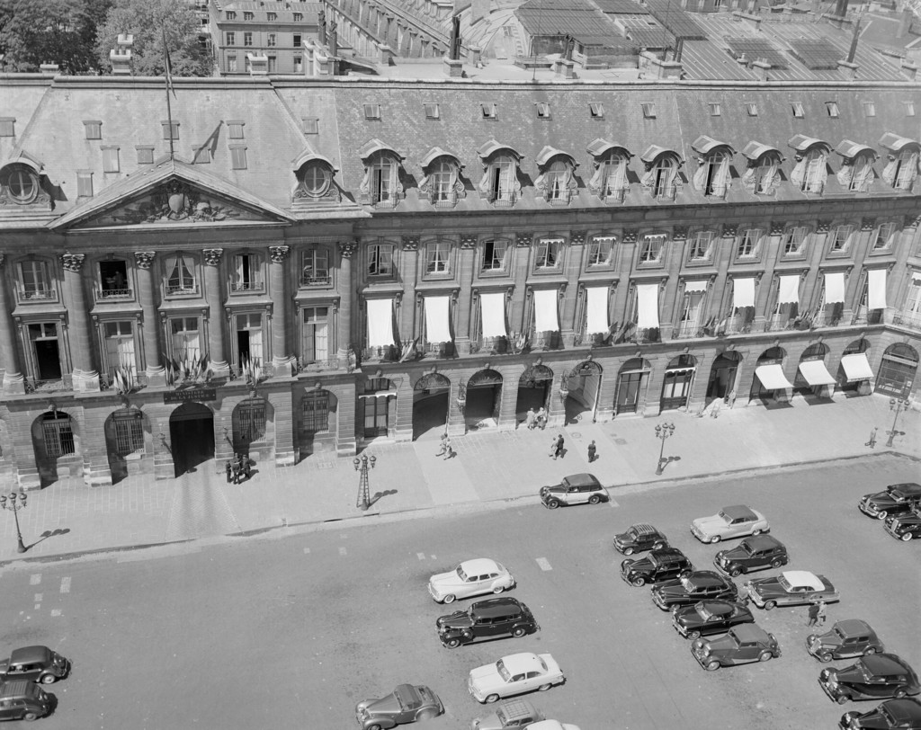 Place Vendôme. Hôtel de la Grande Chancellerie, ministère de la Justice depuis la colonne