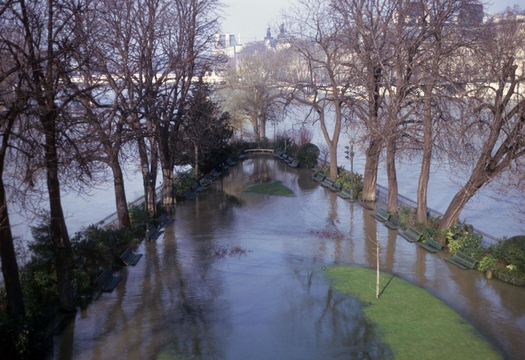 Square du Vert-Galant inondé
