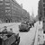 Kolonne von britischen Panzerfahrzeugen in der Mönkebergstraße in der Hamburger Innenstadt