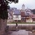 Montignac - Maisons sur le quai rive droite avec l'église Saint-Pierre-ès-Liens