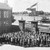 Dordrecht. Groep pontonniers en burgers op de binnenplaats van de kazerne aan de Buiten Walevest