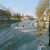 Gezicht op de Stadsbuitengracht te Utrecht met enkele schaatsers