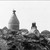 Мавзолей Чашма-и Айюб в тесном окружении сундучков-саган