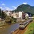 Foix. Pont Vieux. Maisons en bordure de l'Ariège